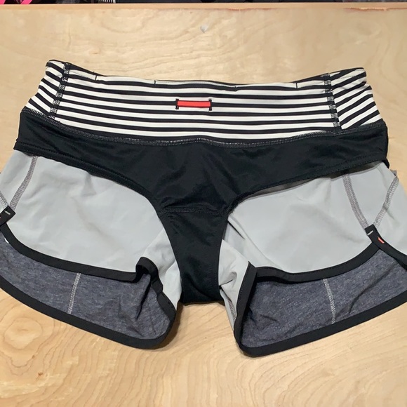 LULULEMON Speed Short Heathered Black / Black - Picture 7 of 12